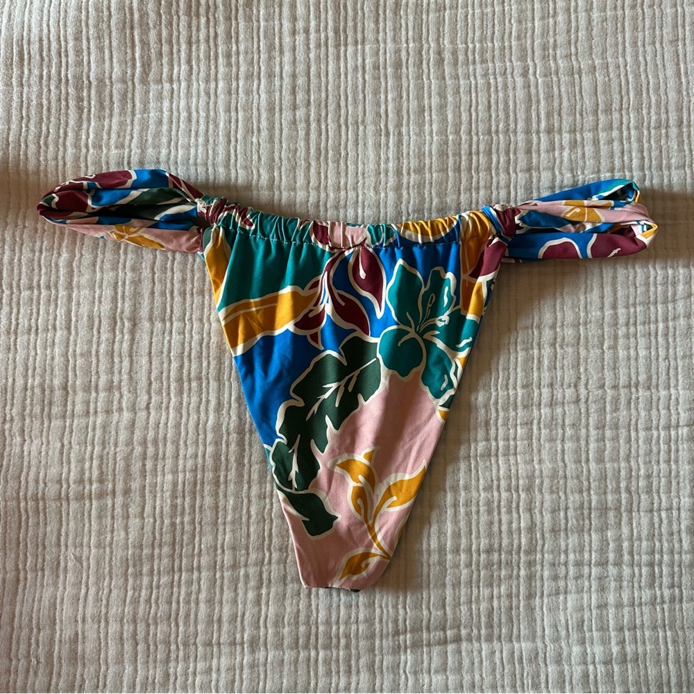 Stone fox swim bottoms - Picture 2 of 3